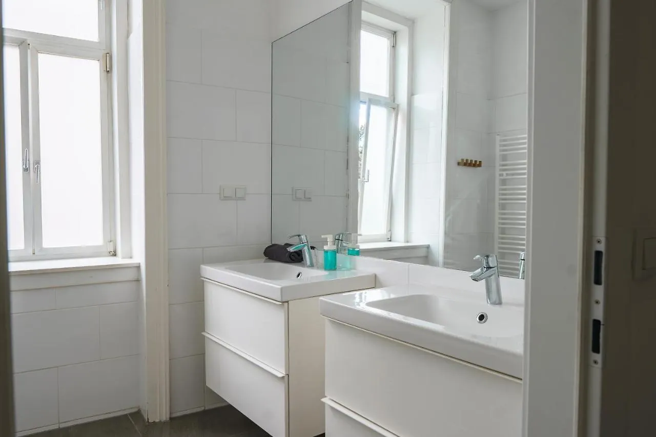Central Living Apartments - Schoenbrunn Vienna 0*,  Austria