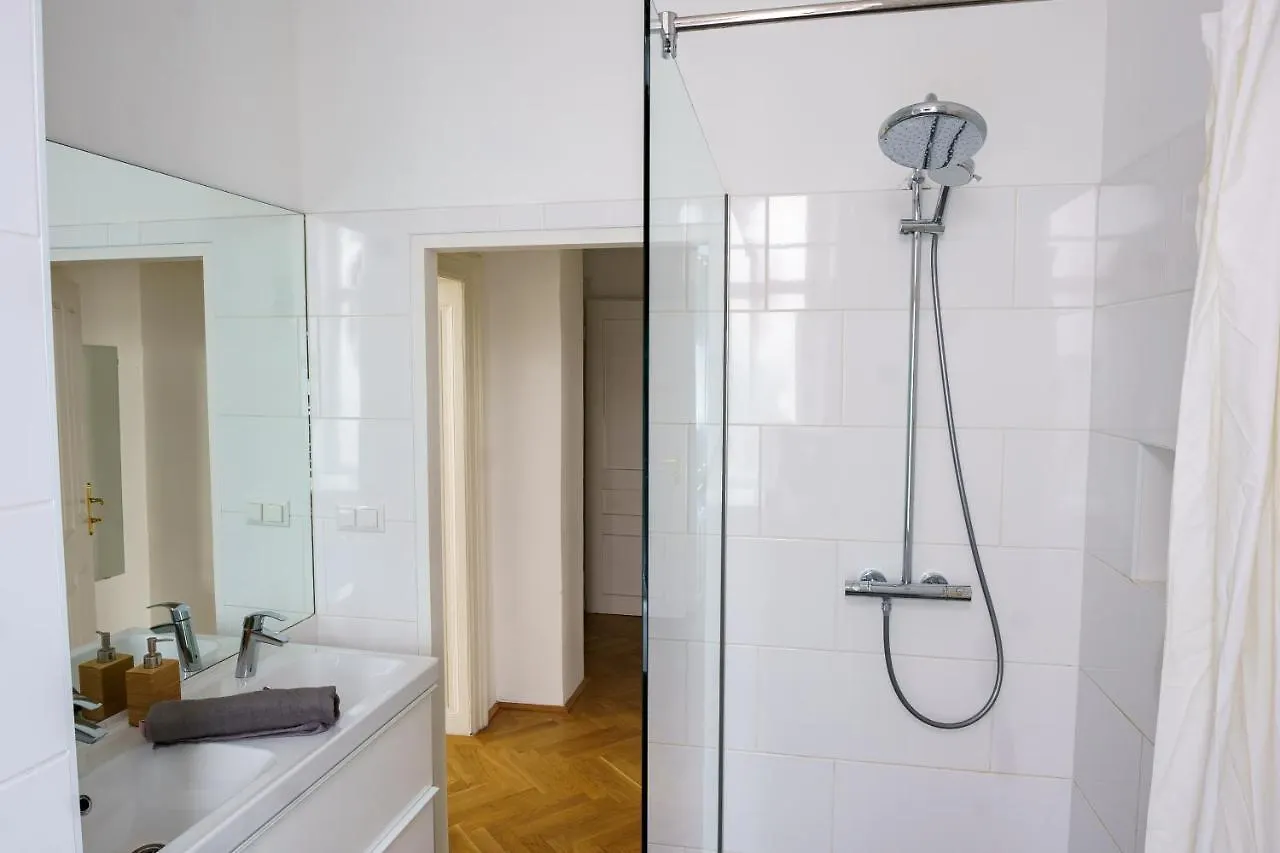 Central Living Apartments - Schoenbrunn Vienna
