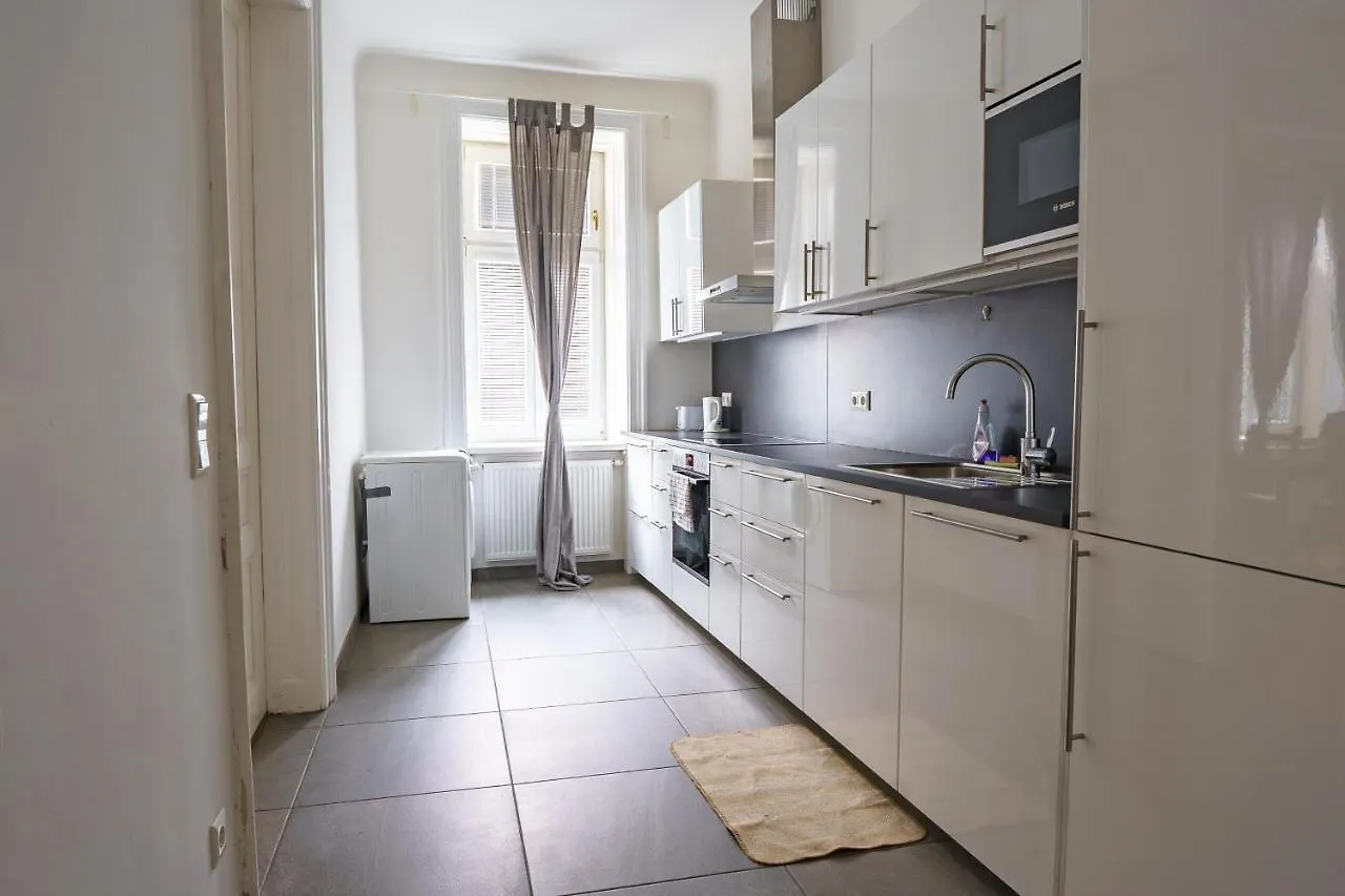 Central Living Apartments - Schoenbrunn Vienna