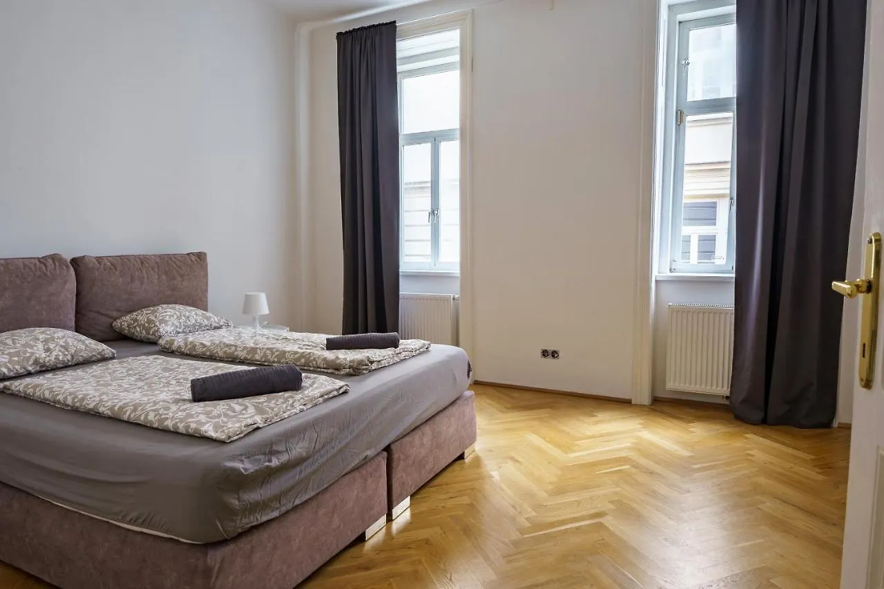 Central Living Apartments - Schoenbrunn Vienna