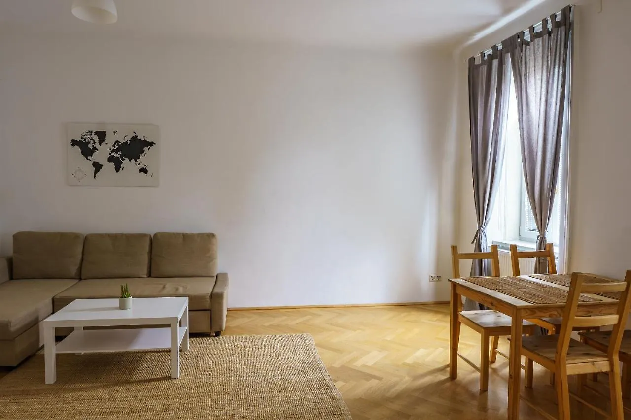 Central Living Apartments - Schoenbrunn Vienna Austria