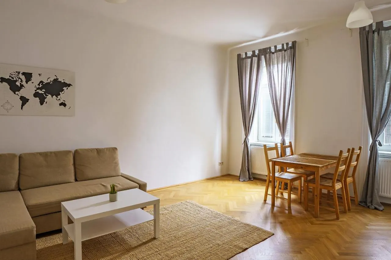 Central Living Apartments - Schoenbrunn Vienna 0*,  Austria